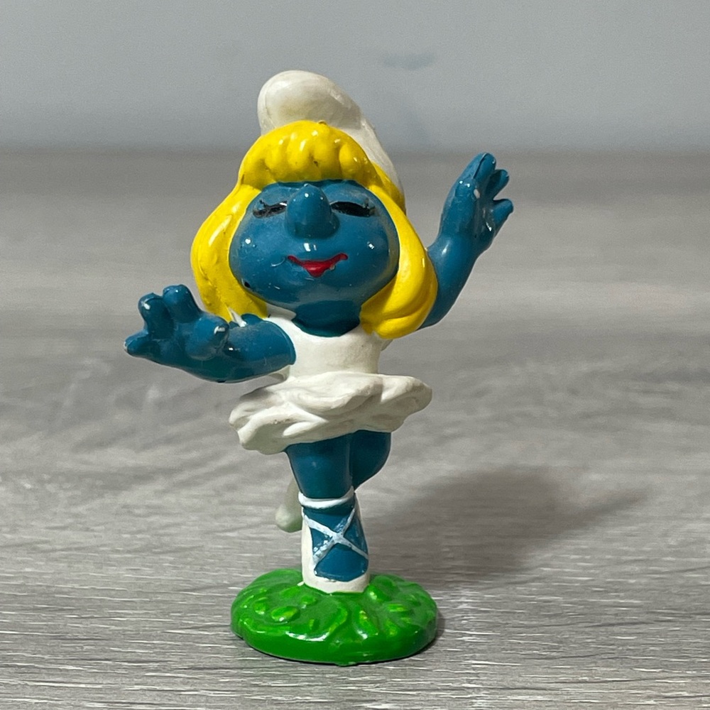Vintage 1978 Smurfette Dancing Figure Toy